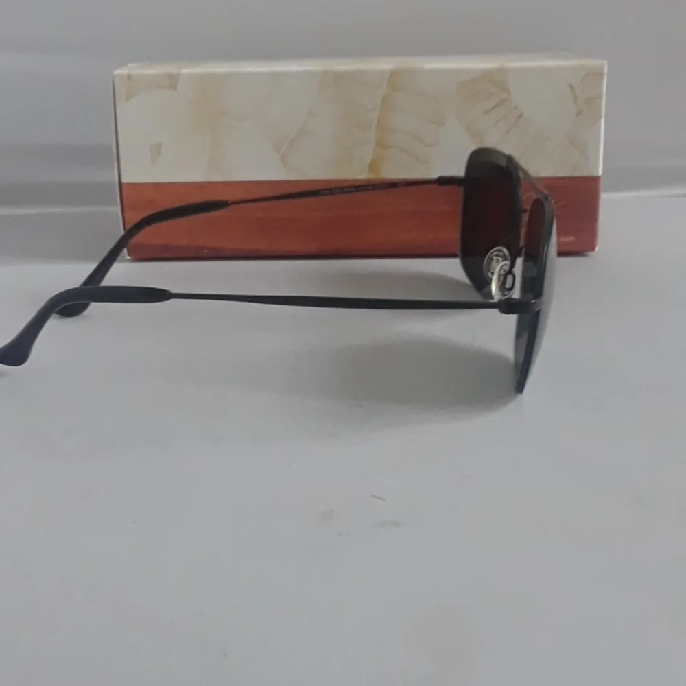 MAUI JIM LAVA TUBE POLARIZED UNISEX. - Picture 2 of 5